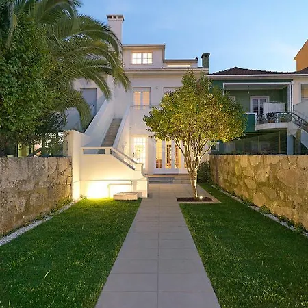 Uporto House *